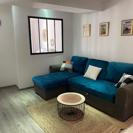 : Centre Historique Апартаменти *