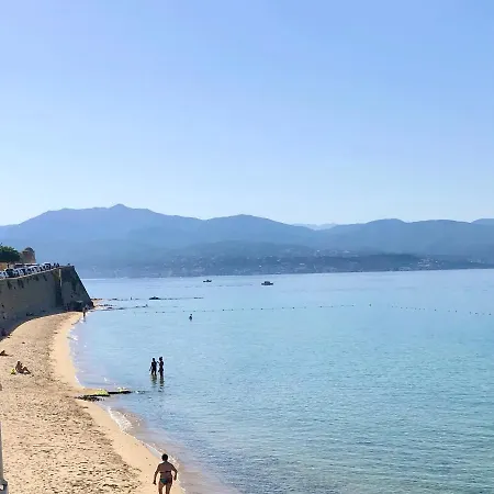 : Centre Historique Apartment *